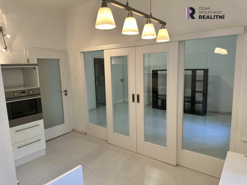 Pronájem bytu 1+1, 40 m2 – Praha 3, Soběslavská