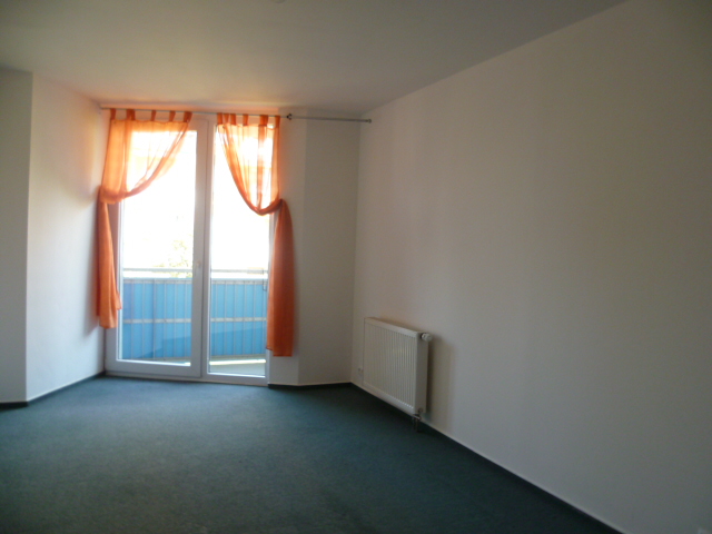 Dlouhodobý pronájem 2+kk 48m2, v Praze 9 Letňanech, Zlonická ul, volný od 13.3.2026